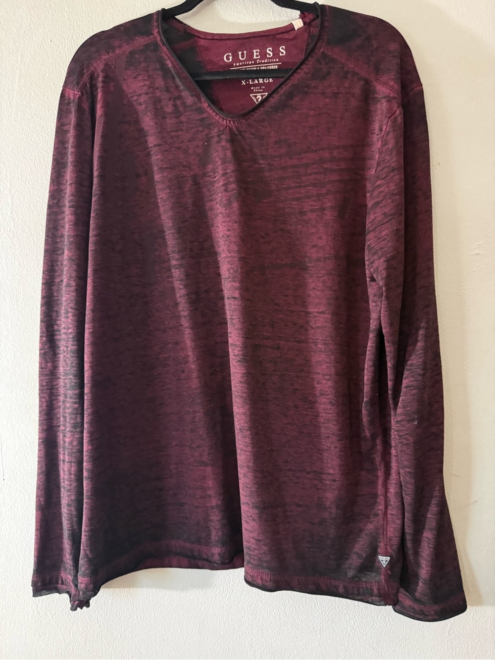 GUESS Men’s XL Burgundy Washed V-Neck Long Sleeve Shirt Distressed Casual - Picture 2 of 7